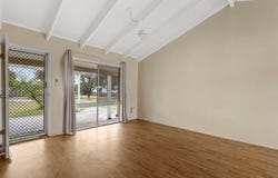 33 Phyllis Street, Eastern Heights, Qld 4305