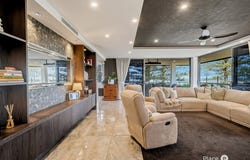 101/2 Prince Edward Parade, Redcliffe, Qld 4020