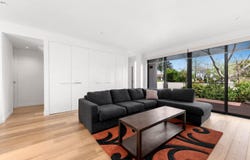 2/415 Warrigal Road, Burwood, Vic 3125