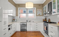 10 Young Street, Turvey Park, NSW 2650