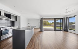 4 Premier Avenue, Jones Hill, Qld 4570