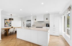 16 Linton Lane, Highton, Vic 3216