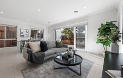 11 Ardenne Close, Burwood, Vic 3125