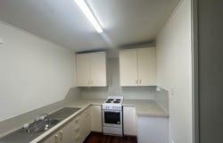 1 & 2/142 Park Street, Park Avenue, Qld 4701