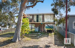 77 Ocean View Road, Gorokan, NSW 2263