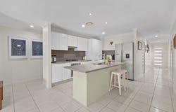 17 Yatay Street, Rural View, Qld 4740
