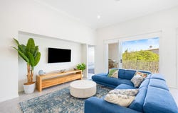 16 Sandy Shores Avenue, Lake Cathie, NSW 2445