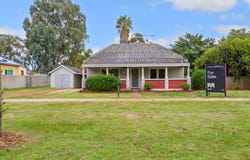 76 Central Avenue, Redcliffe, WA 6104