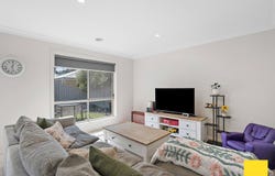 2/20A Emmett Street, Golden Square, Vic 3555