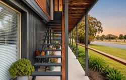 17 Suffield Drive, Yamanto, Qld 4305