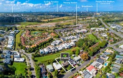 8 Paradise Street, Nerang, Qld 4211