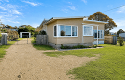 16 Scamander Avenue, Scamander, Tas 7215