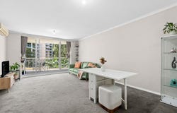 215/80 John Whiteway Drive, Gosford, NSW 2250
