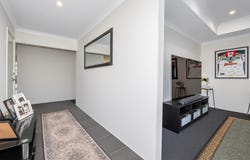 9 Pierrepoint Loop, Champion Lakes, WA 6111