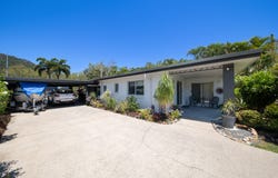 208 Shute Harbour Road, Cannonvale, Qld 4802
