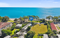 1/454 Esplanade, Torquay, Qld 4655
