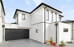 2/74 Ferntree Gully Road, Oakleigh East, Vic 3166
