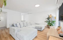 13/1A McLeod Street, Highland Park, Qld 4211