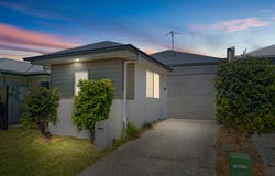 21 Amber Circuit, Ripley, Qld 4306
