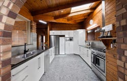 18 Lambrook Court, Alexandra, Qld 4740