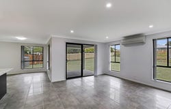 7 Templeton Court, Westbrook, Qld 4350