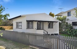 29 Woodcliffe Crescent, Woody Point, Qld 4019