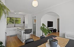 21 Henley Street, Lindisfarne, Tas 7015