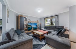 1 Mitchell Drive, West Hoxton, NSW 2171