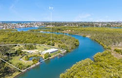 100 Crescent Avenue, Hope Island, Qld 4212