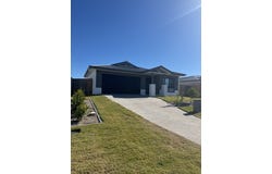 42 Edinburgh Crescent, Gleneagle, Qld 4285