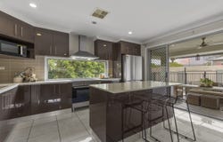2 Lyrebird Crescent, Upper Kedron, Qld 4055