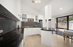 91 Barnet Close, Phillip, ACT 2606