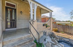 17 Gladstone Street, Bathurst, NSW 2795