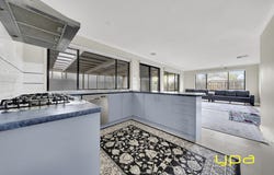 14 Gowrie Place, Cranbourne West, Vic 3977