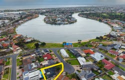 4 Tuart Place, West Lakes, SA 5021