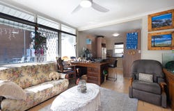 4/151 Frank Street, Labrador, Qld 4215
