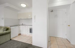 317/9-21 Beach Parade, Surfers Paradise, Qld 4217