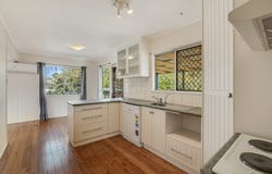 12 Mcnamara Street, Centenary Heights, Qld 4350