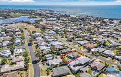 16 Andy Kemp Place, Bargara, Qld 4670