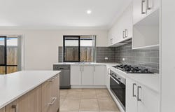 63 Roberts Crescent, Bellbird Park, Qld 4300