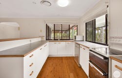 17 Taree Court, Kuluin, Qld 4558