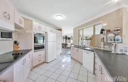1 Belluna Crescent, Gooburrum, Qld 4670