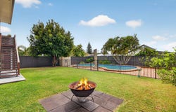 10 Boronia Street, Redland Bay, Qld 4165