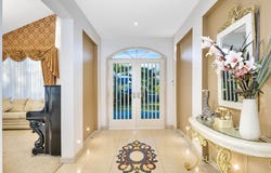 7 Meldrum Close, Taylors Lakes, Vic 3038