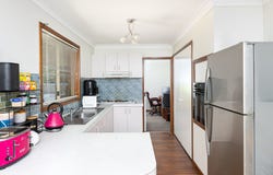21 Bamarook Crescent, Glenfield Park, NSW 2650