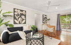5 Pack Street, Jamboree Heights, Qld 4074
