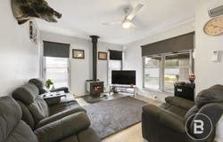 4 Jackson Street, Beaufort, Vic 3373