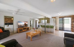 2 The Triangle, Culburra Beach, NSW 2540