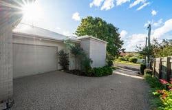 1/106a South Street, Centenary Heights, Qld 4350