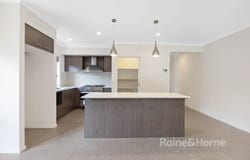 30 Rockfern Crescent, Diggers Rest, Vic 3427